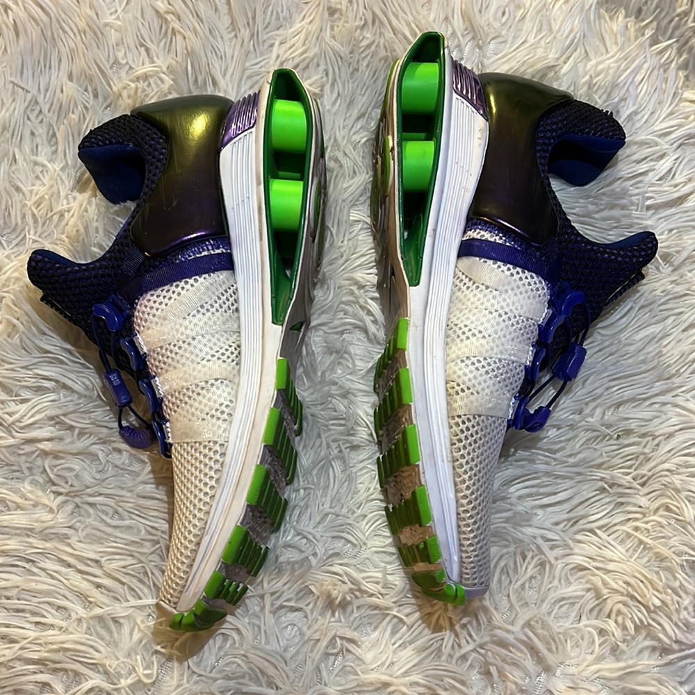 Nike shoes. - Picture 2 of 4
